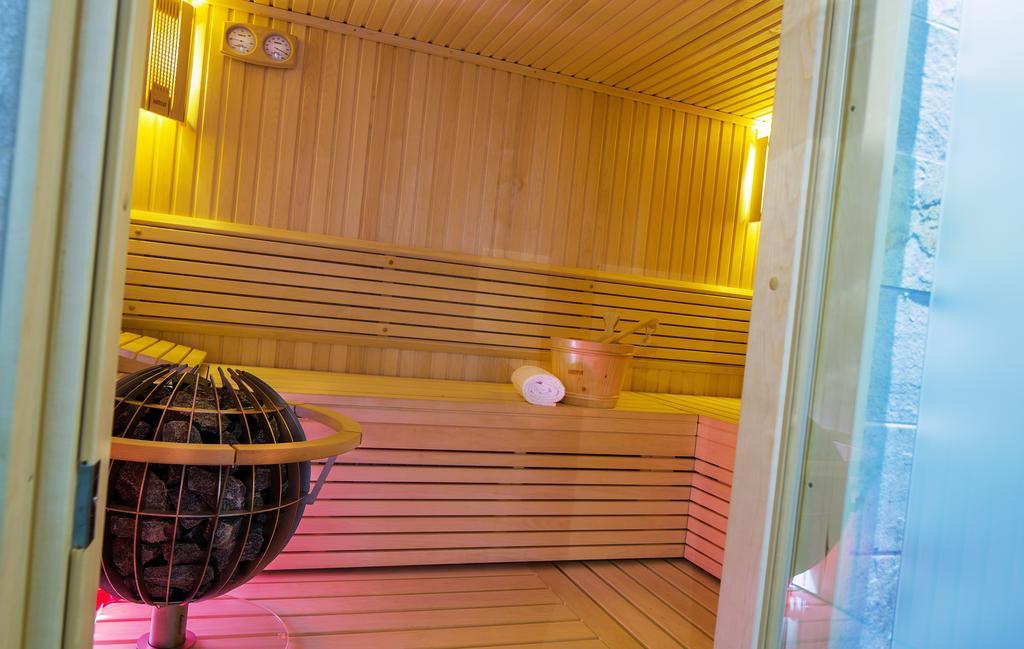 Wellness- Und Schneesporthotel Christiania Saas-Almagell ภายนอก รูปภาพ