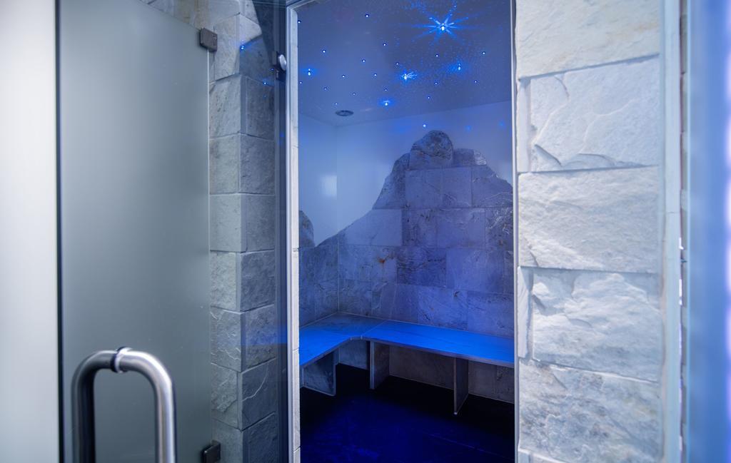 Wellness- Und Schneesporthotel Christiania Saas-Almagell ภายนอก รูปภาพ