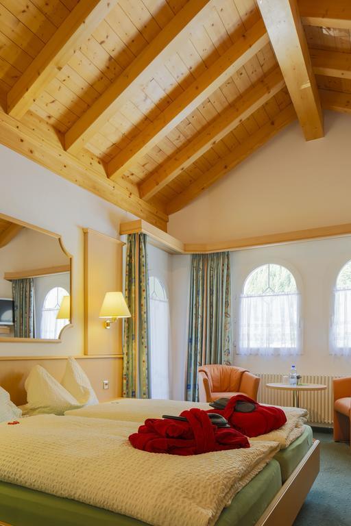 Wellness- Und Schneesporthotel Christiania Saas-Almagell ภายนอก รูปภาพ