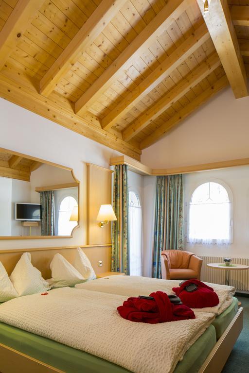 Wellness- Und Schneesporthotel Christiania Saas-Almagell ภายนอก รูปภาพ