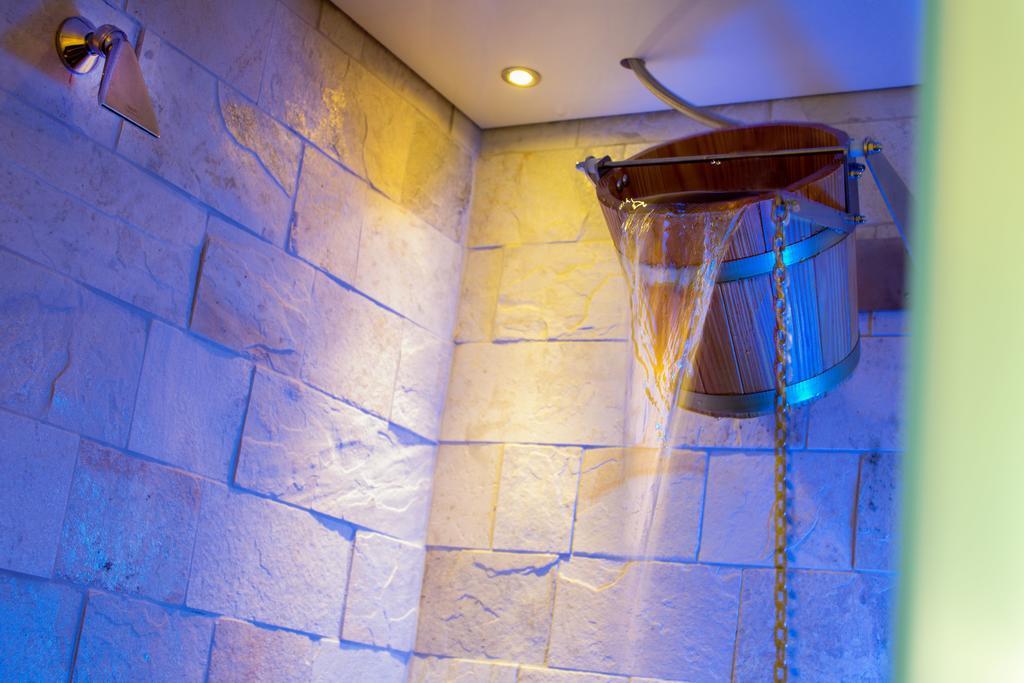 Wellness- Und Schneesporthotel Christiania Saas-Almagell ภายนอก รูปภาพ
