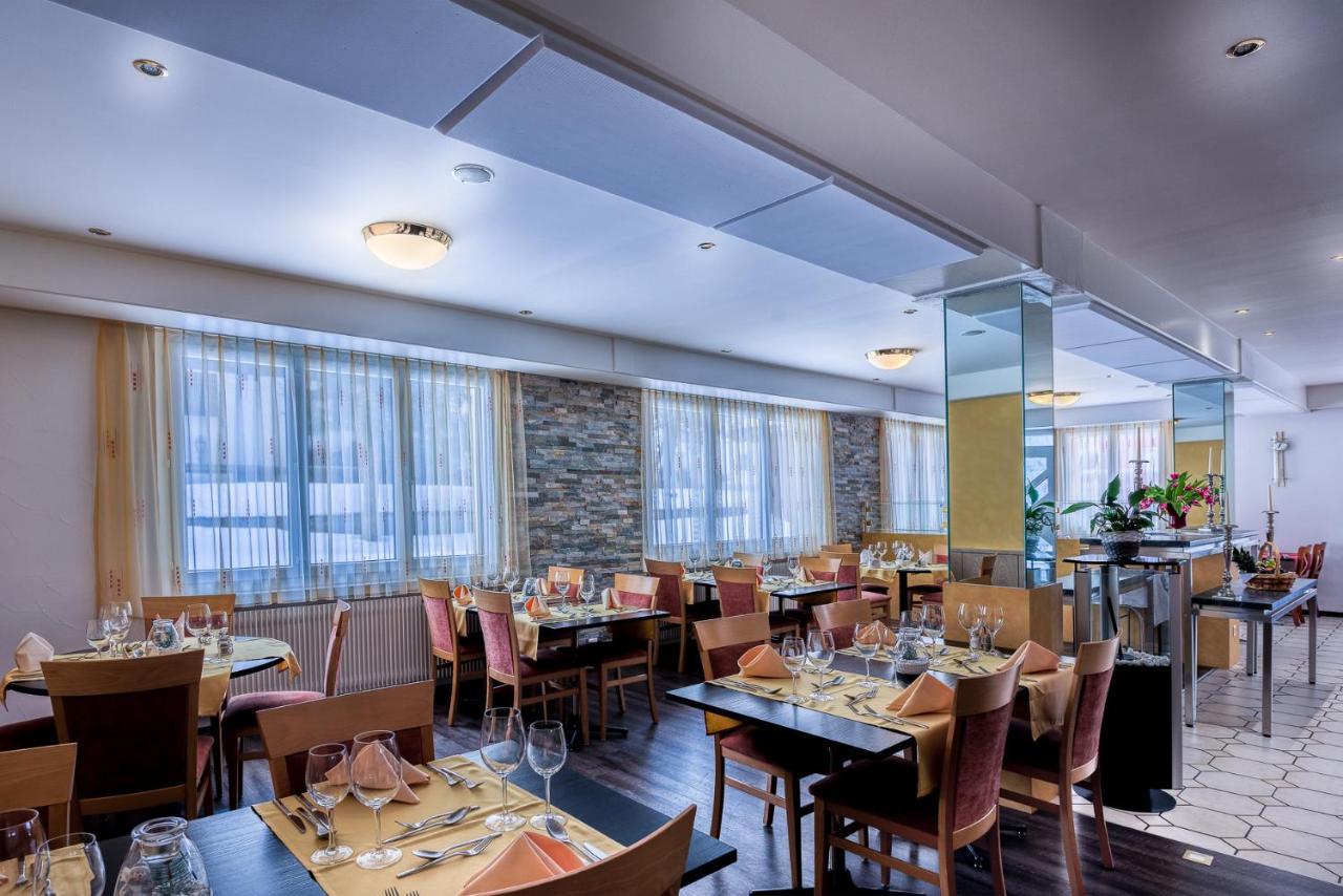 Wellness- Und Schneesporthotel Christiania Saas-Almagell ภายนอก รูปภาพ