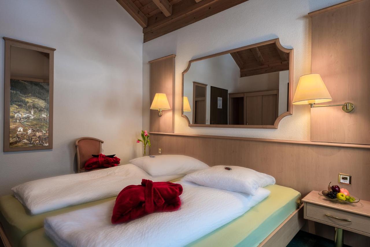 Wellness- Und Schneesporthotel Christiania Saas-Almagell ภายนอก รูปภาพ