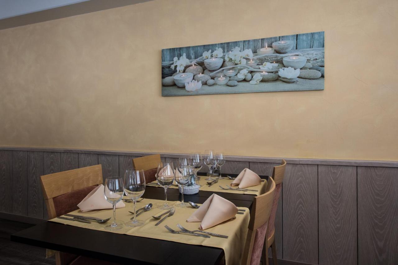 Wellness- Und Schneesporthotel Christiania Saas-Almagell ภายนอก รูปภาพ