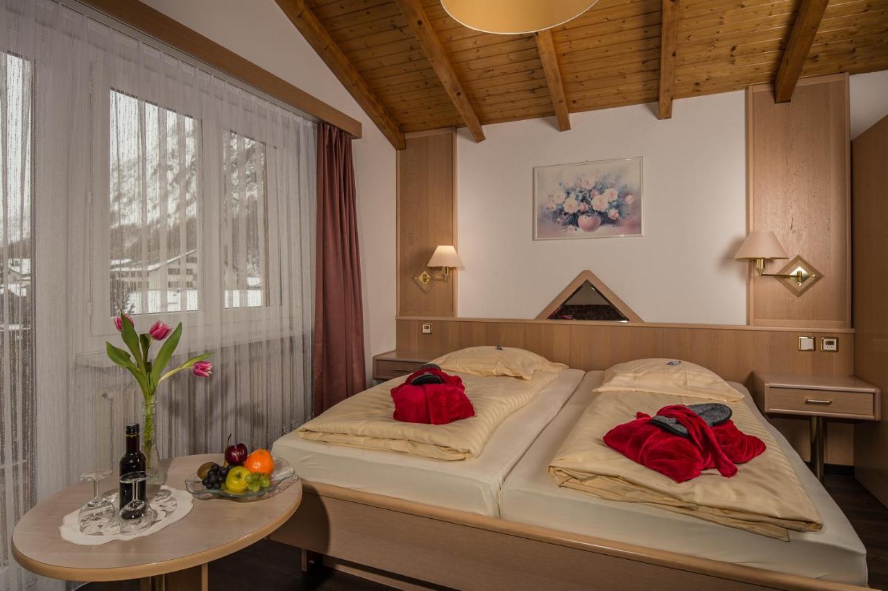 Wellness- Und Schneesporthotel Christiania Saas-Almagell ภายนอก รูปภาพ