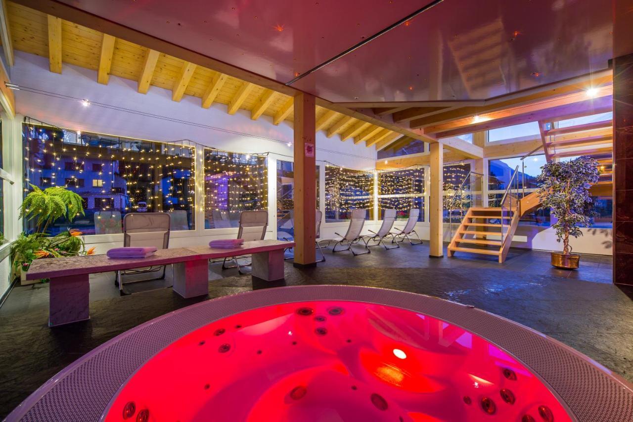 Wellness- Und Schneesporthotel Christiania Saas-Almagell ภายนอก รูปภาพ