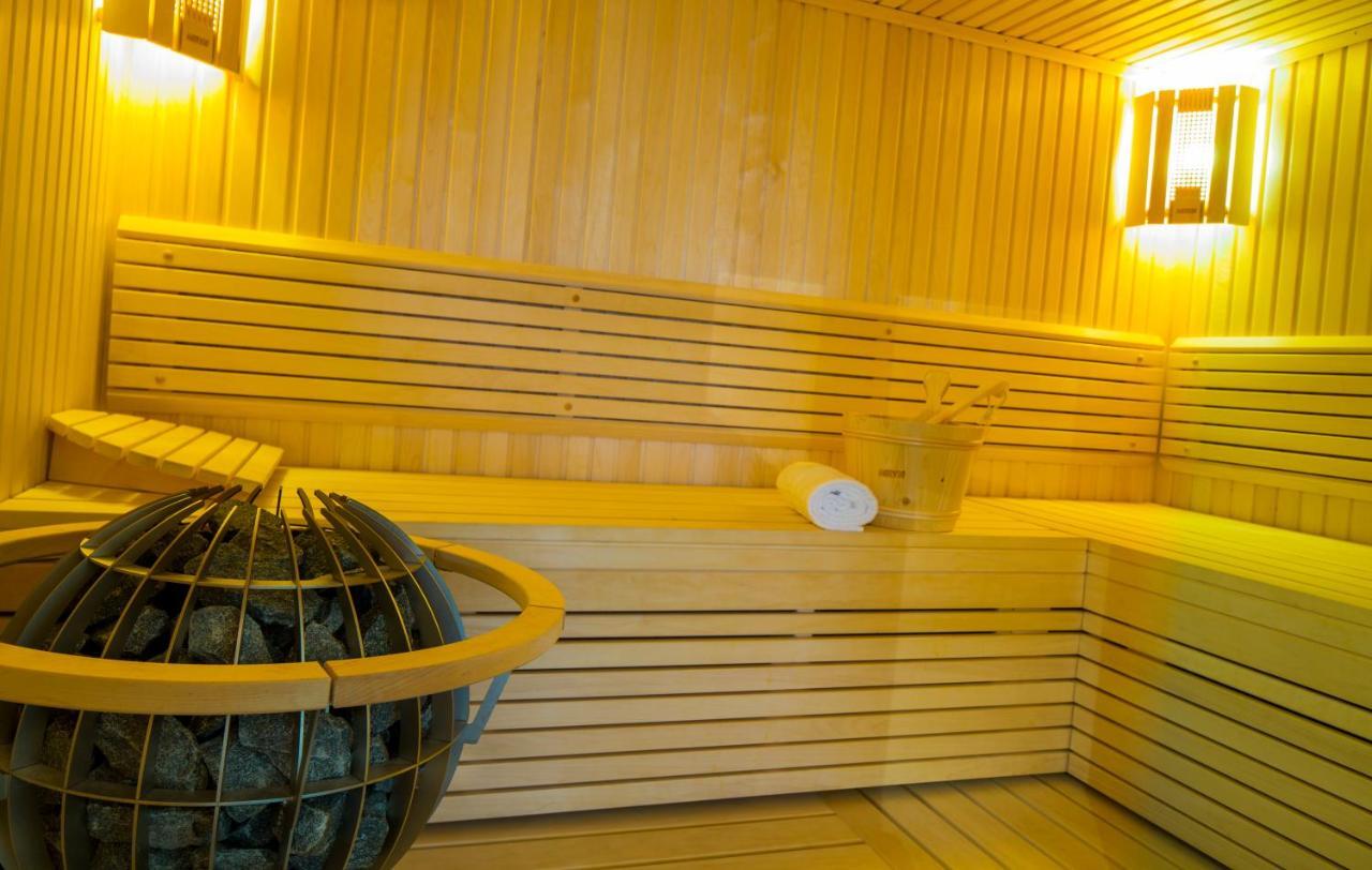 Wellness- Und Schneesporthotel Christiania Saas-Almagell ภายนอก รูปภาพ